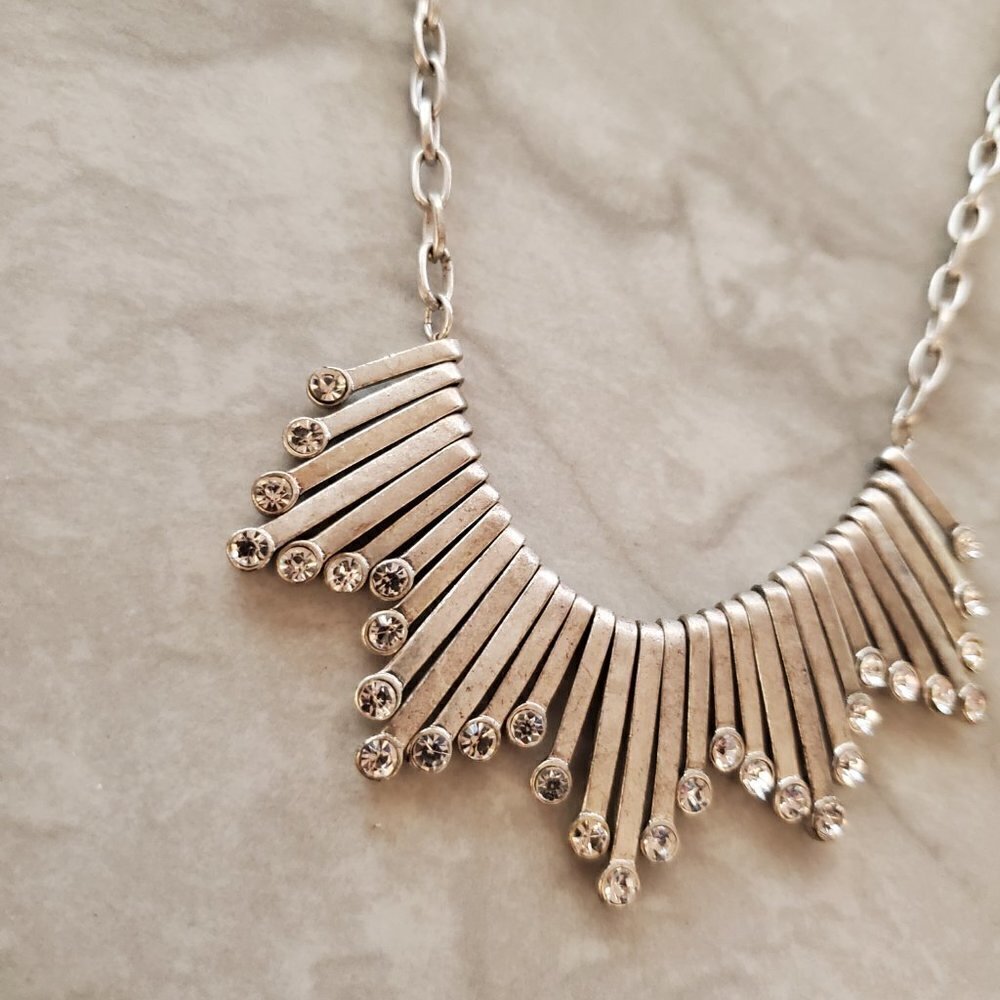 ✨ J.Crew Silver Rhinestones Crystals Pave Antiqued Mini Statement Necklace ✨ - Picture 6 of 13